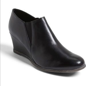 The FLEXX Jet Set Wedge Bootie - Black Leather